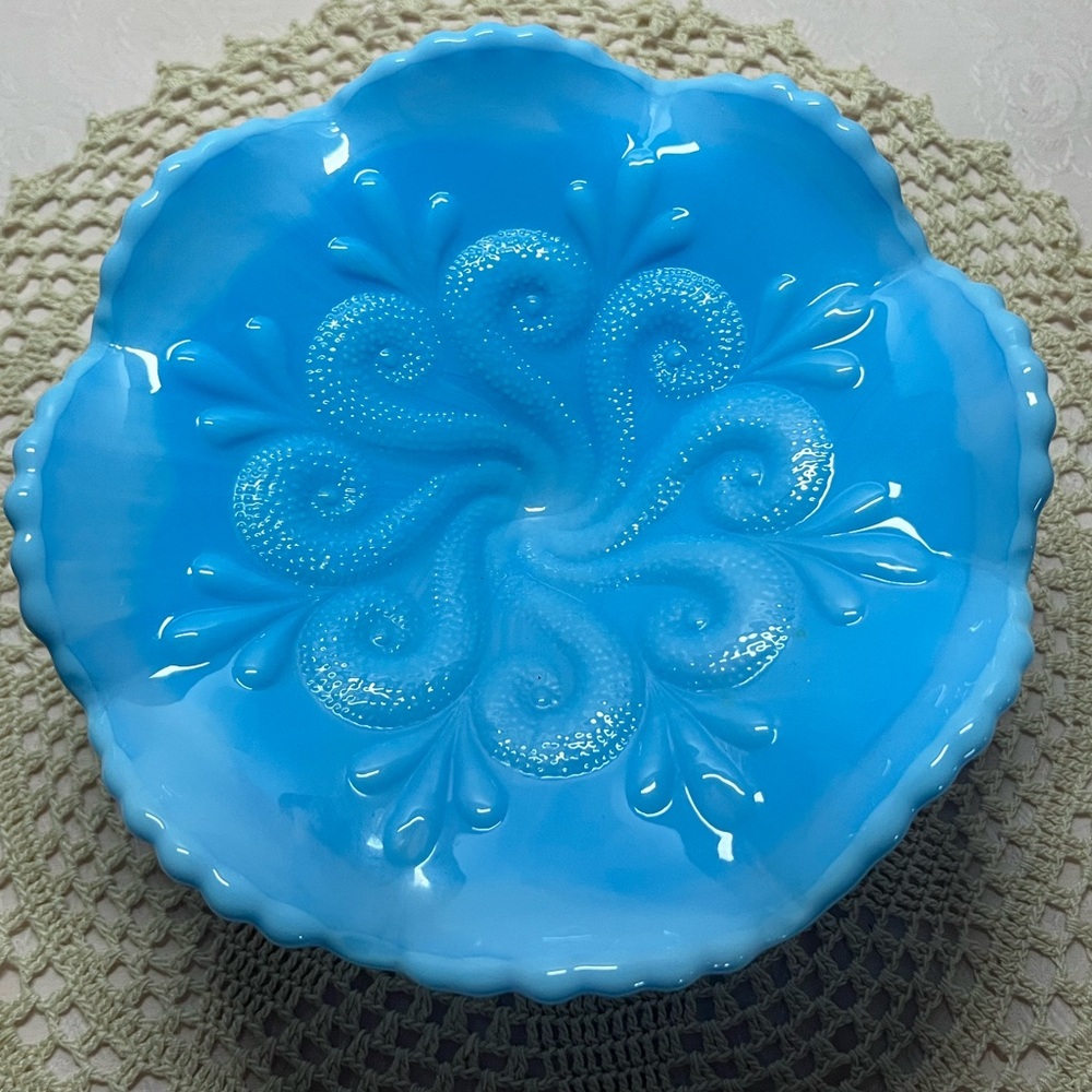 Vintage Dugan Delphite Blue S-Repeat Octopus Pedestal Bon Bon Compote Dish 6.5”